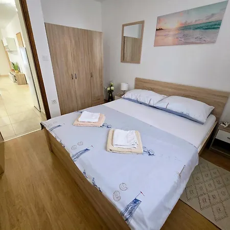 Jadranka Apartment *